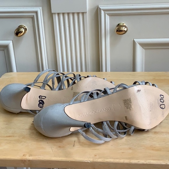 Shoes - Picture 4 of 4